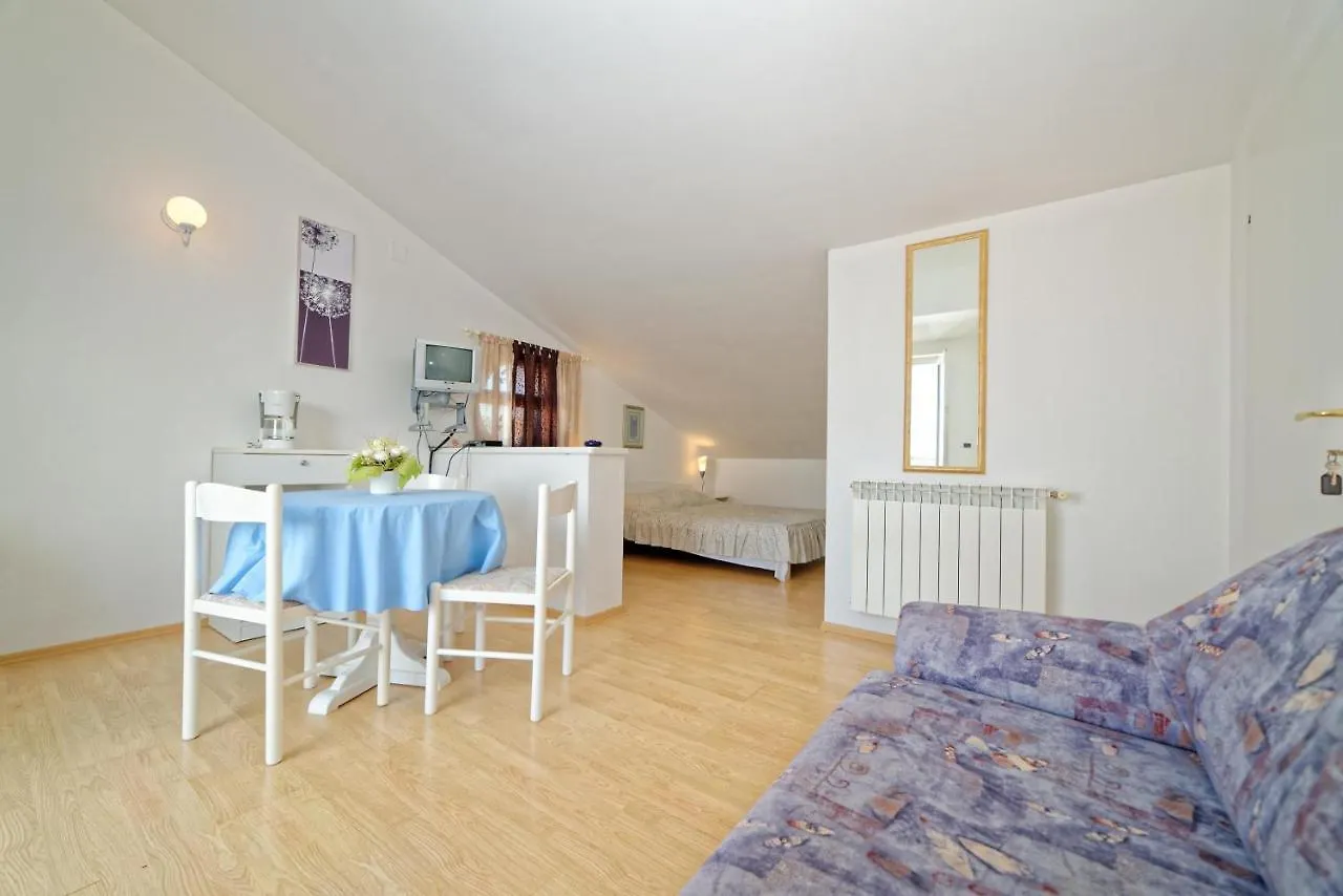 Apartments Udovicic Hh 3*, Medulin Croatia