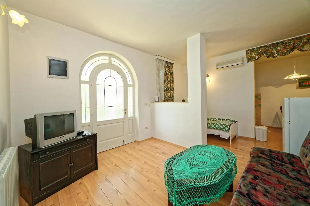 *** Guest house Apartments Udovicic Hh Croatia
