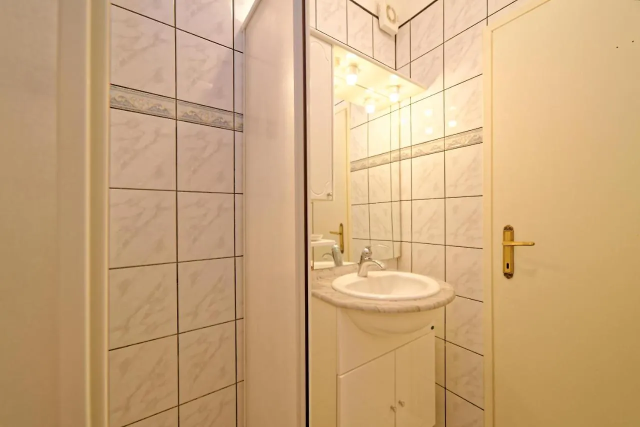 Apartments Udovicic Hh 3*, Medulin