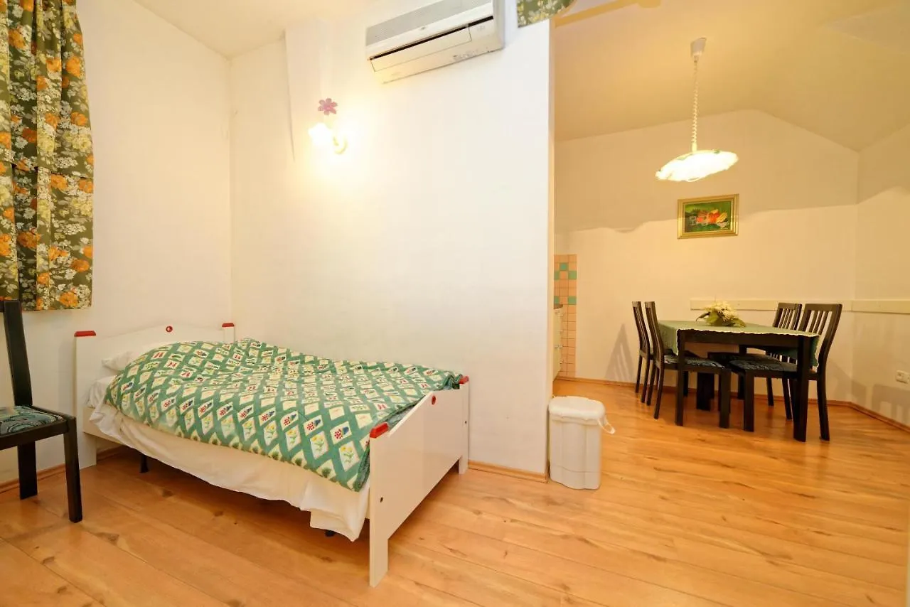 Apartments Udovicic Hh 3*, Medulin Croatia