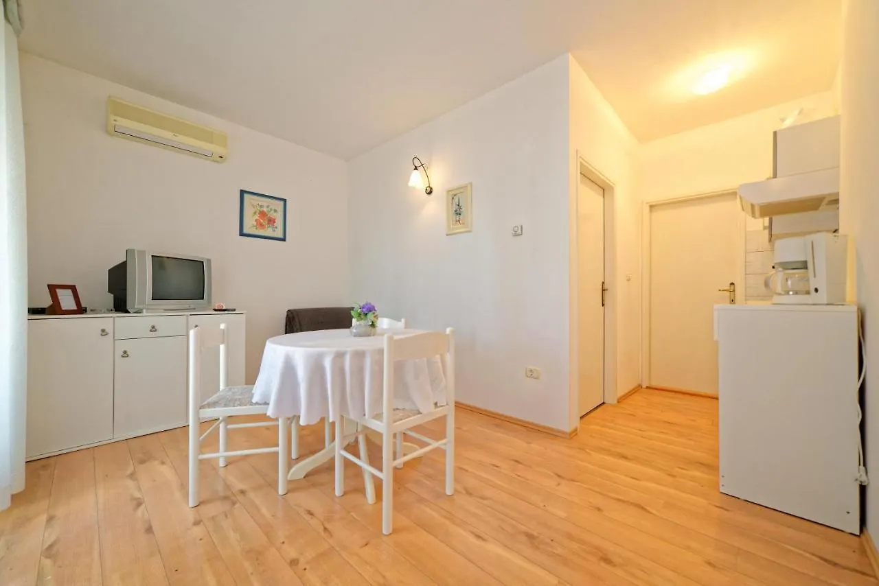 Apartments Udovicic Hh 3*, Medulin