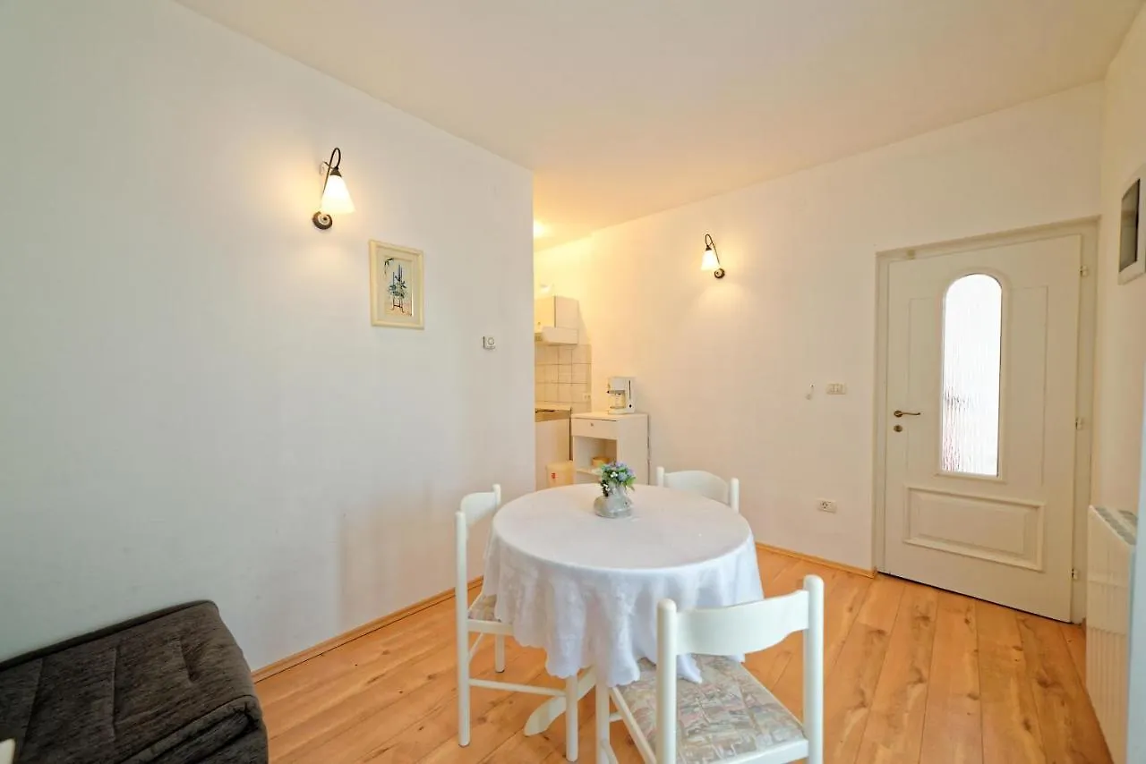 Apartments Udovicic Hh Medulin